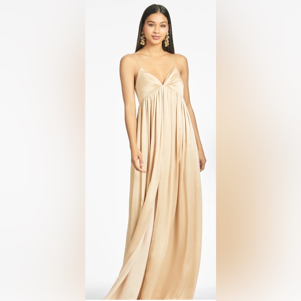 Size - 16 | Measurements: Bust - 45 | Waist - 38 | Hip - 48